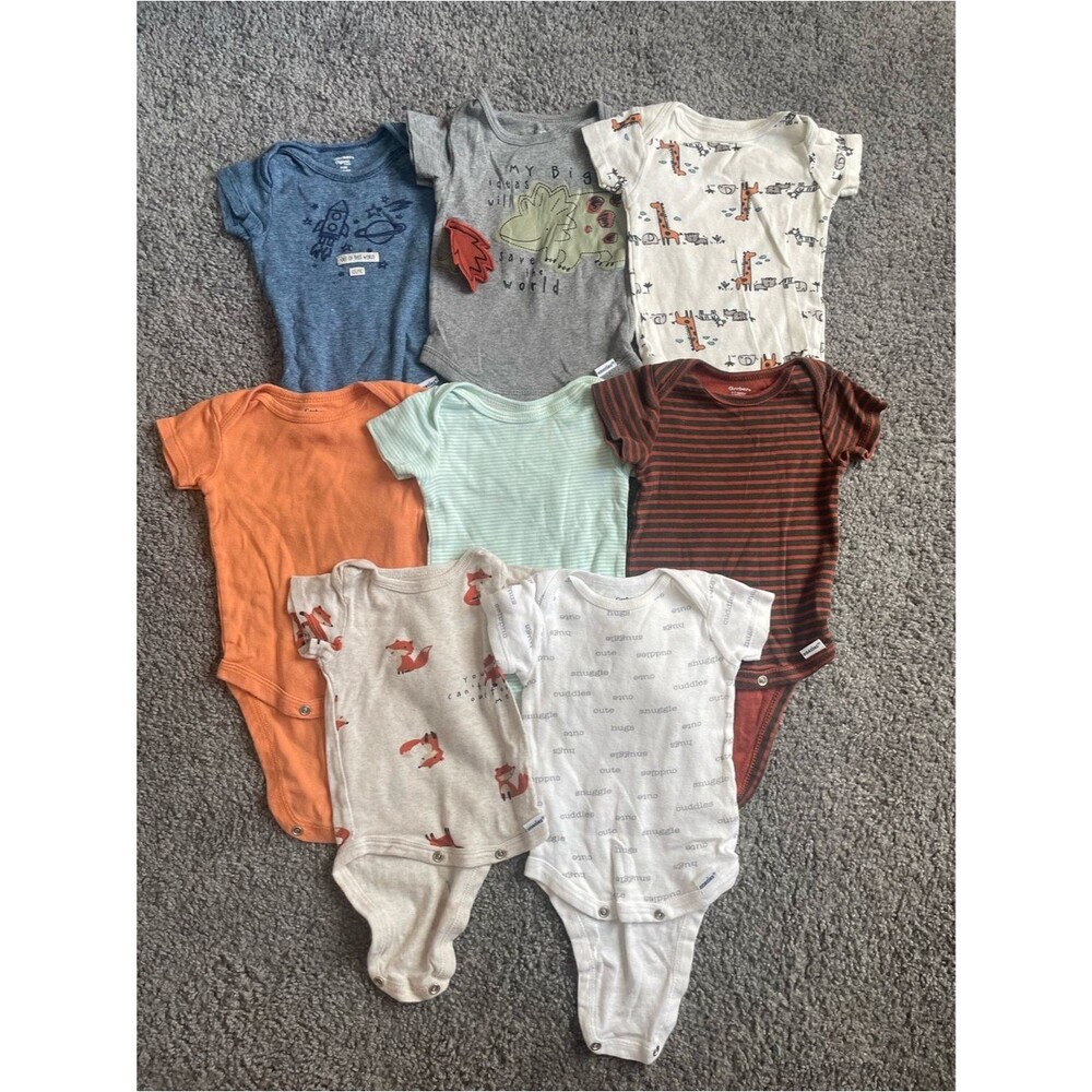 Bundle of 8 Gerber Baby Onesies - Size 0-3 Months - Assorted Patterns
